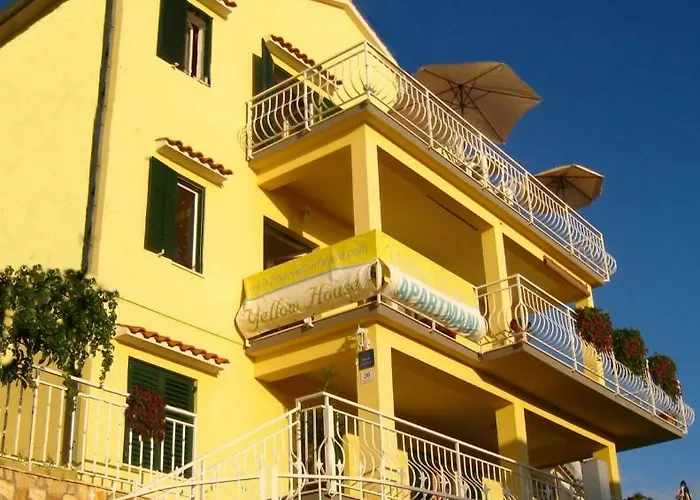 Yellow House Apartamento Trogir