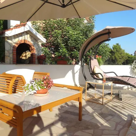 Appartement Yellow House *