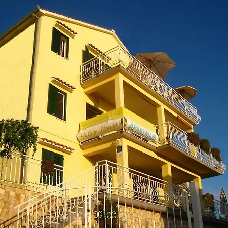 Yellow House Διαμέρισμα Τρογκίρ