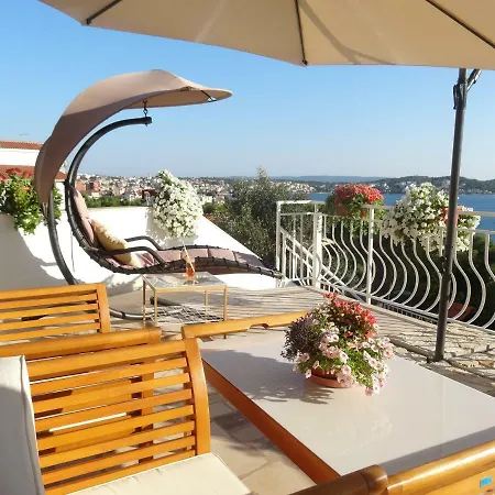 Διαμέρισμα Yellow House *