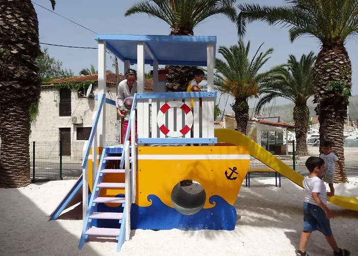 Yellow House * Trogir